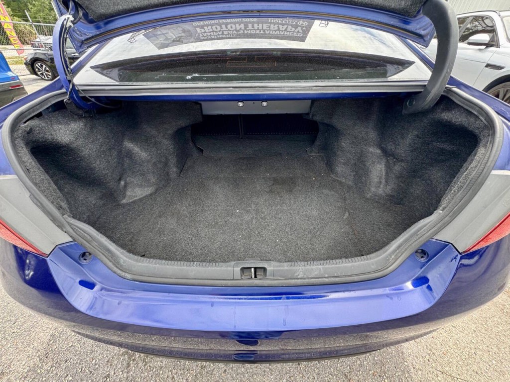 2015 Toyota Camry Image 13