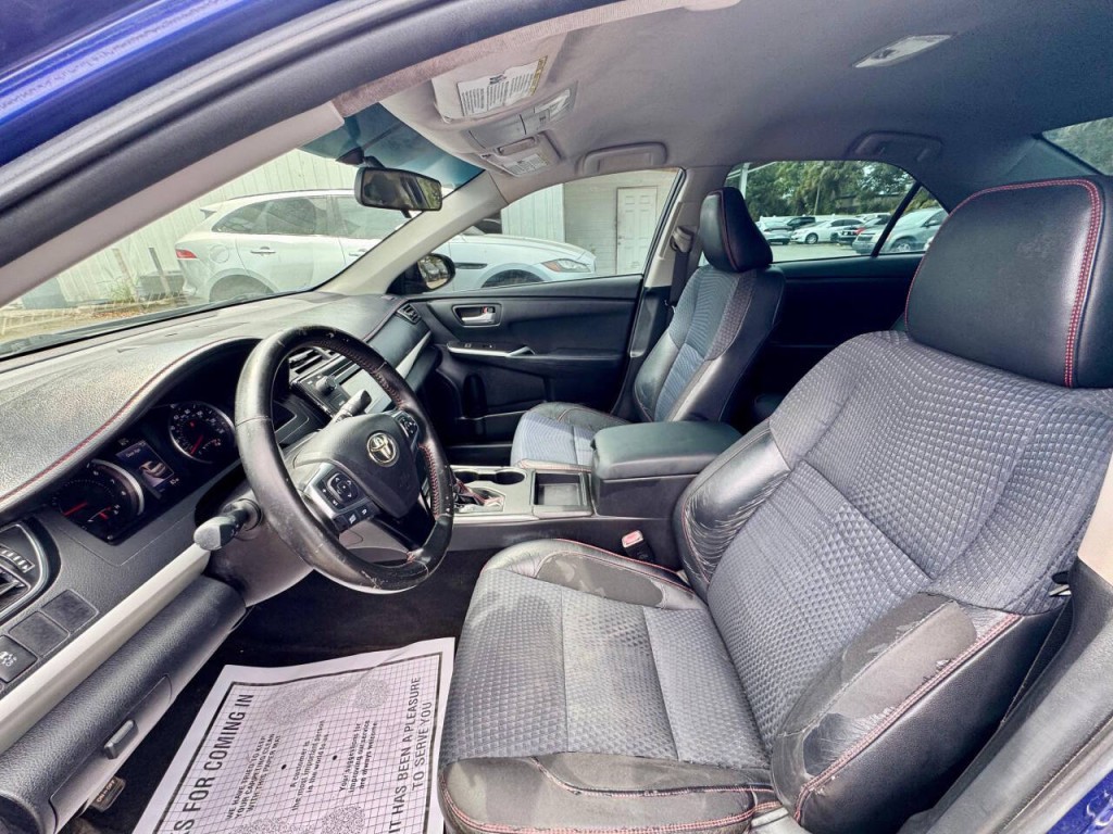 2015 Toyota Camry Image 14