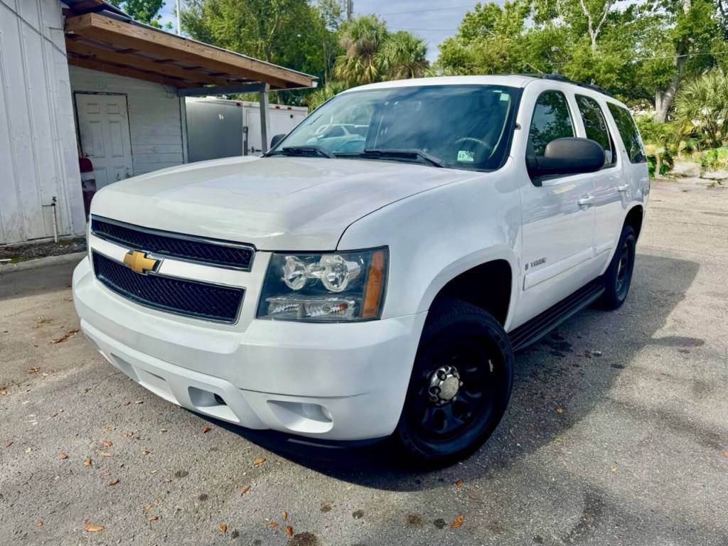 2014 Chevrolet Tahoe Image 2