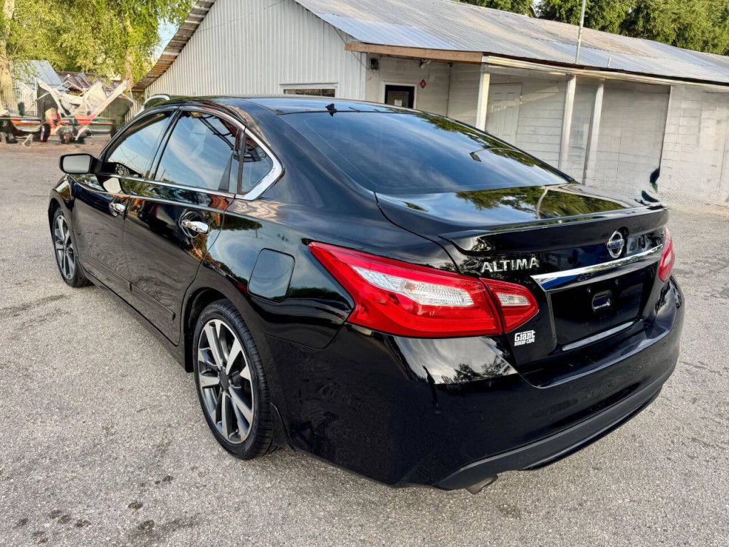 2016 Nissan Altima Image 4