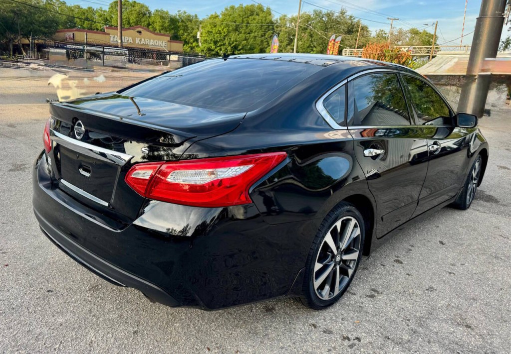 2016 Nissan Altima Image 5