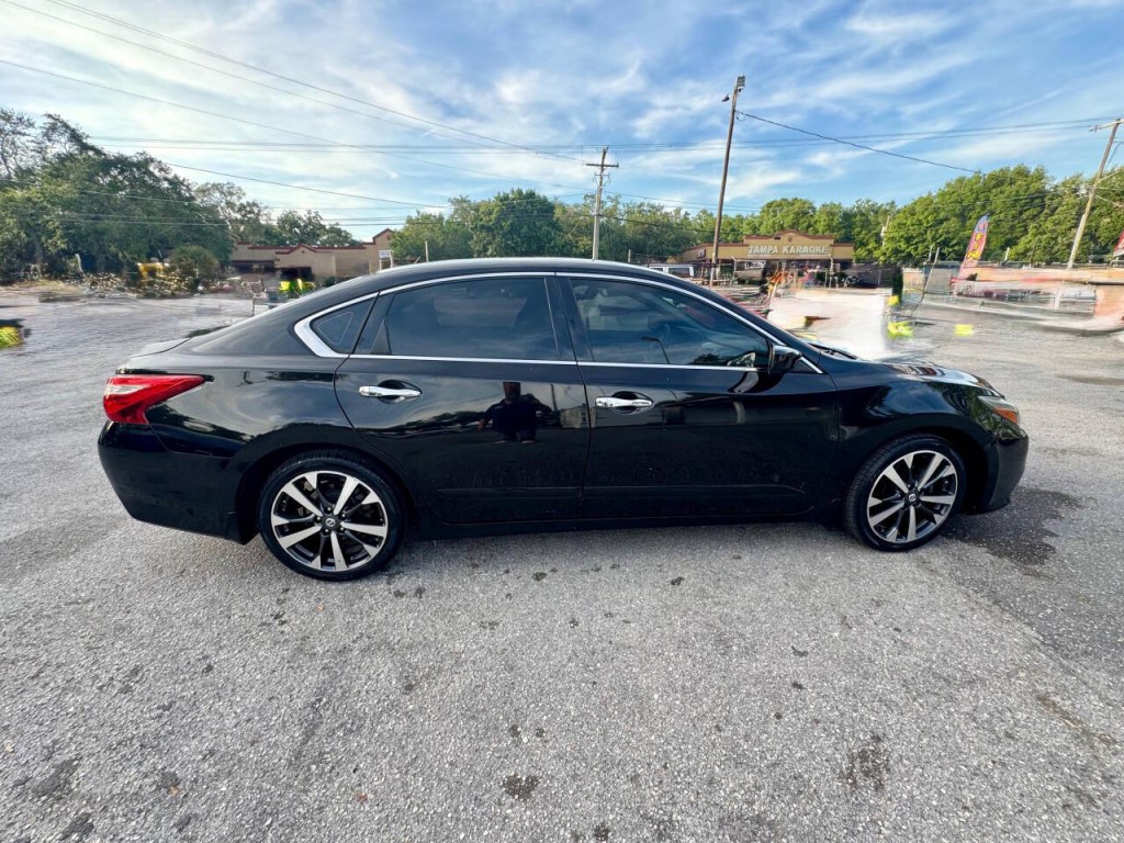 2016 Nissan Altima Image 7