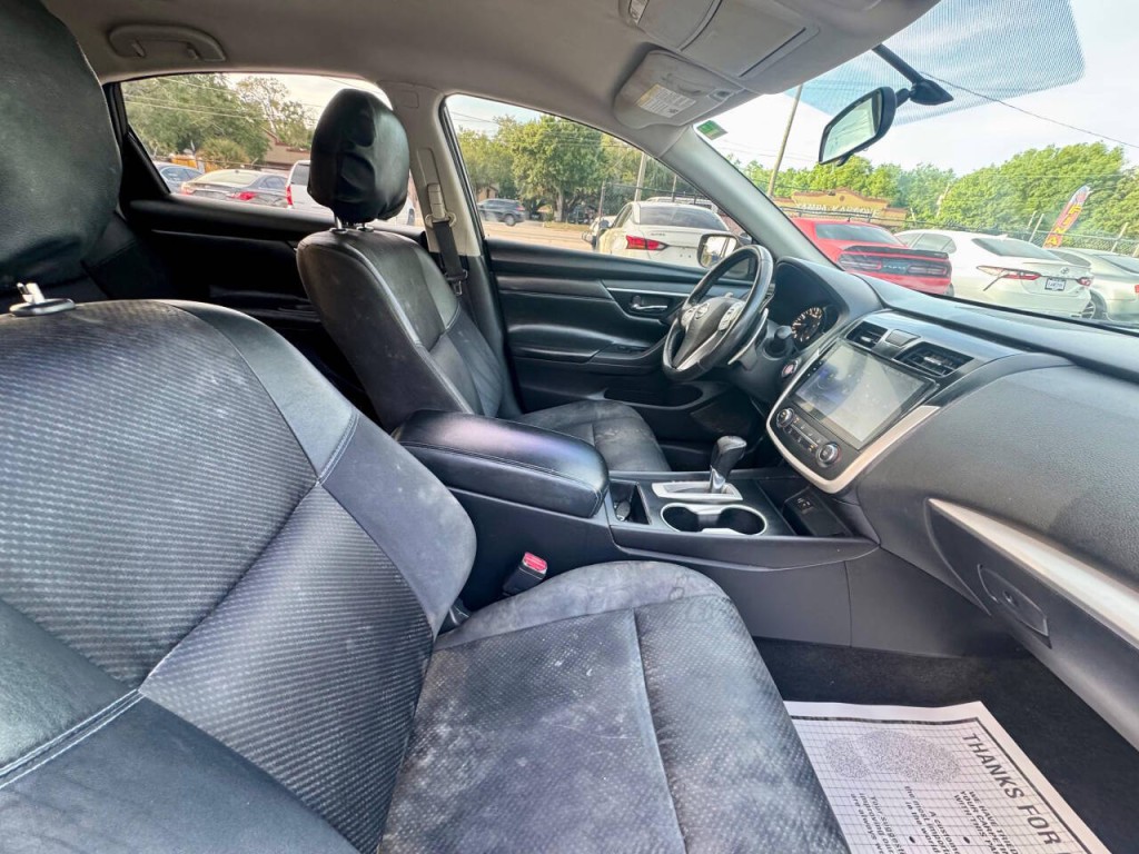 2016 Nissan Altima Image 13