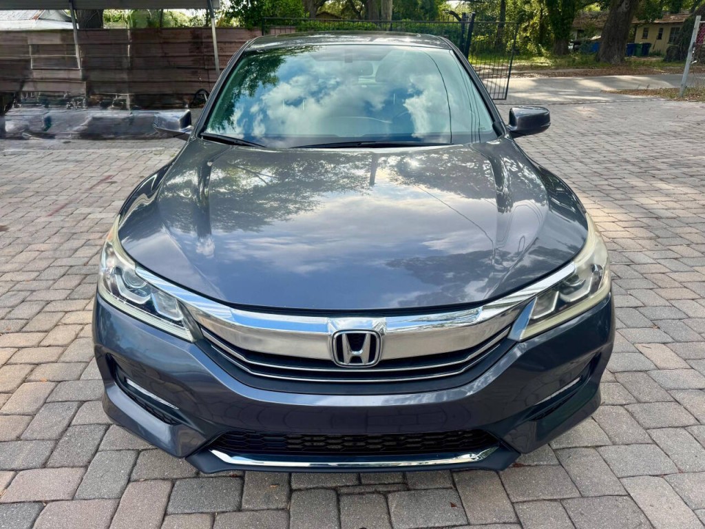 2017 Honda Accord Image 5