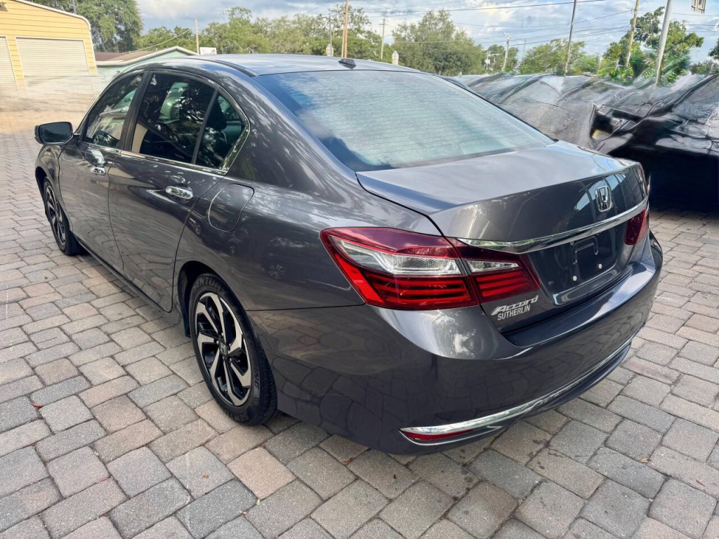 2017 Honda Accord Image 6