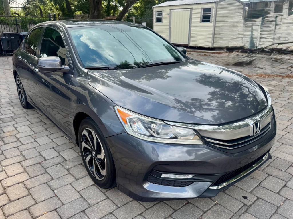 2017 Honda Accord Image 9