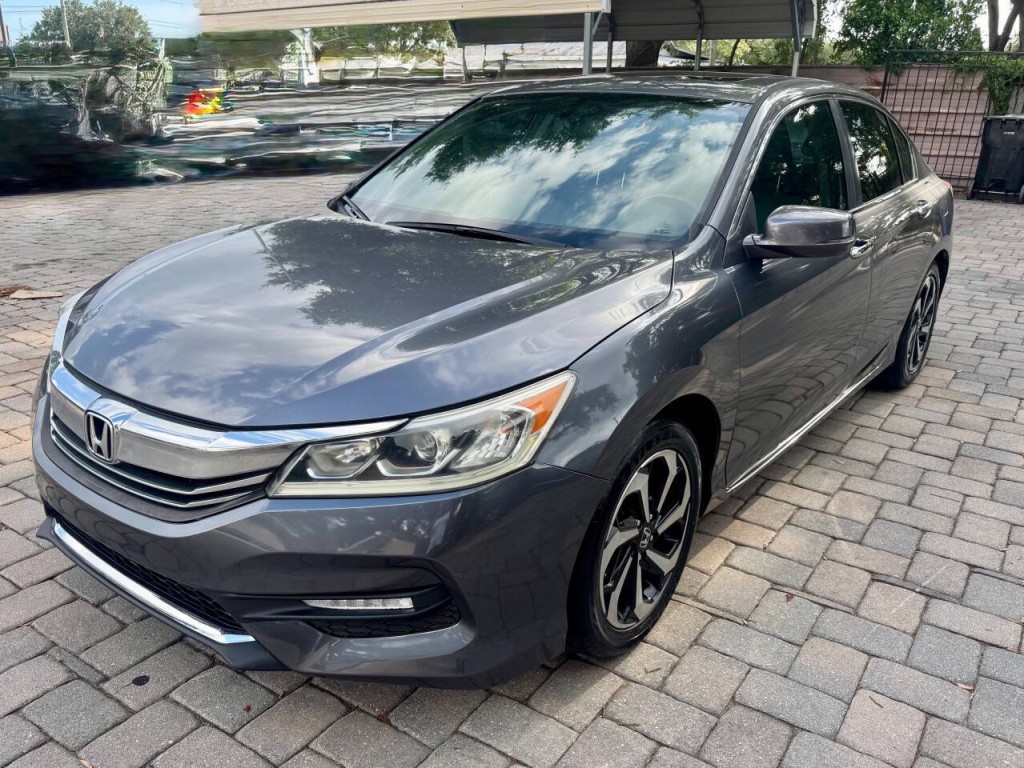 2017 Honda Accord Image 10
