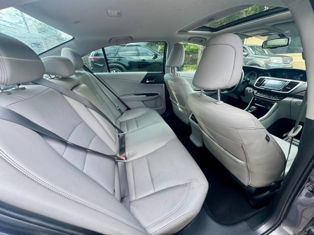 2017 Honda Accord Image 15
