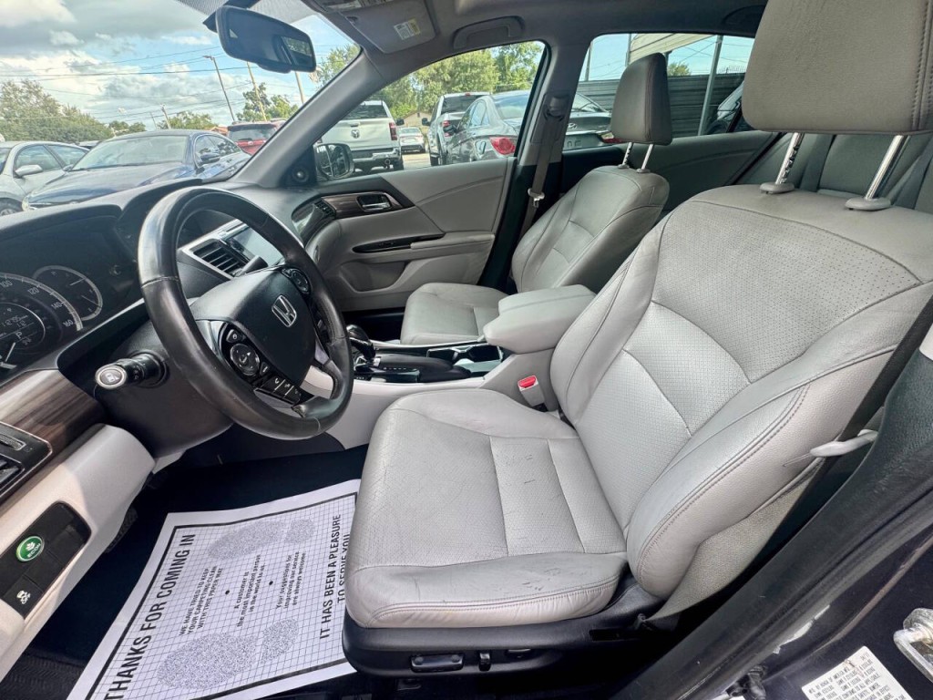 2017 Honda Accord Image 16