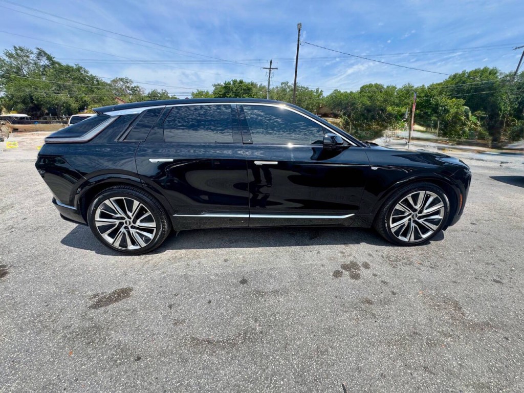 2023 Cadillac Lyriq Image 5