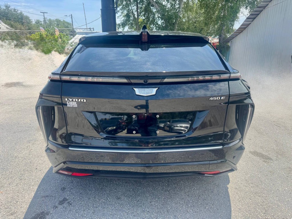 2023 Cadillac Lyriq Image 9