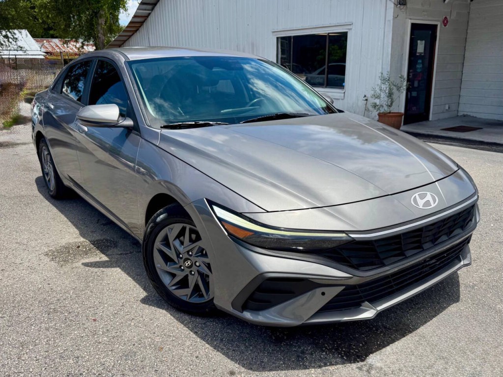 2024 Hyundai Elantra Image 4