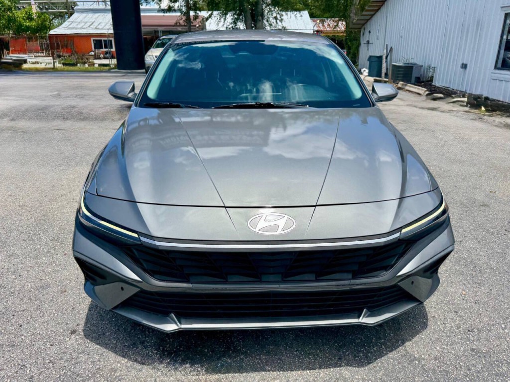 2024 Hyundai Elantra Image 7