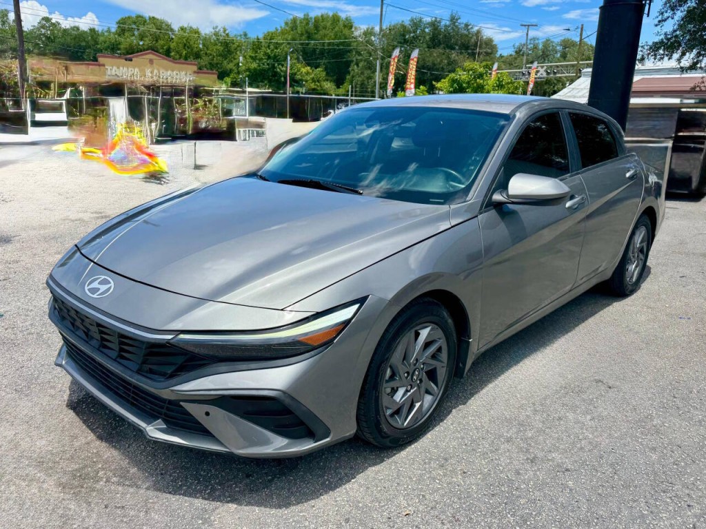 2024 Hyundai Elantra Image 10