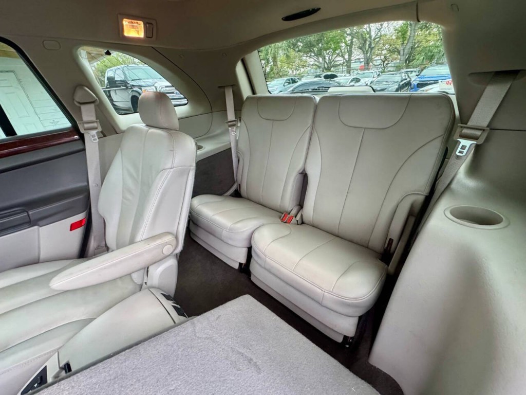 2006 Chrysler Pacifica Image 17