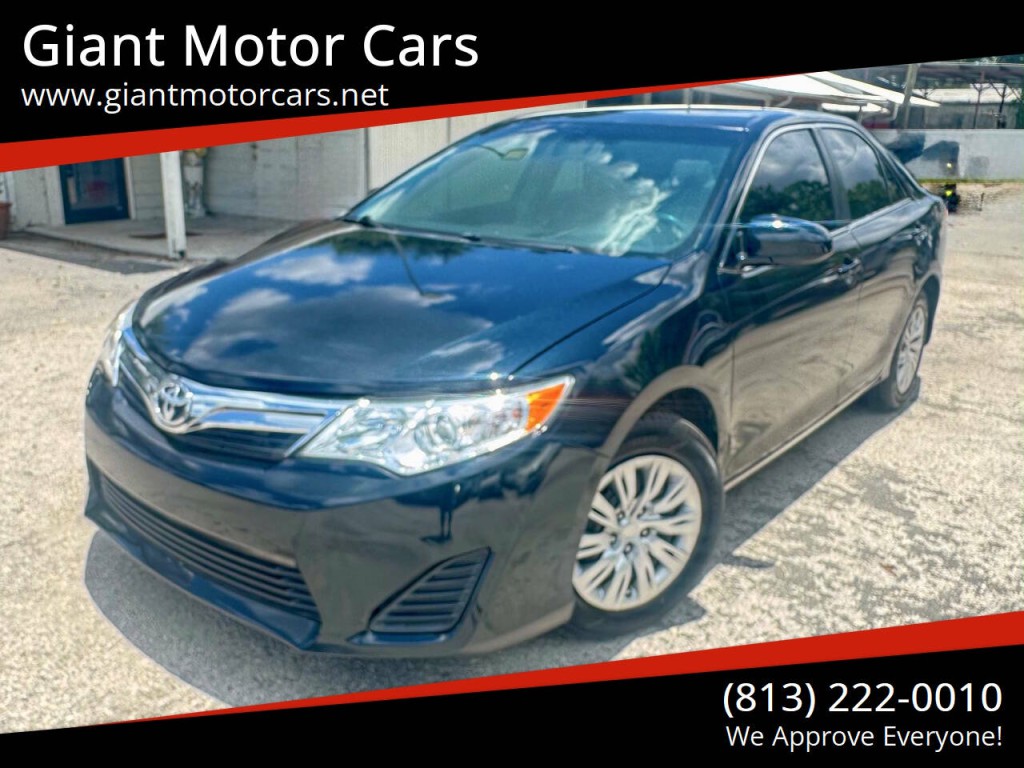 2013 Toyota Camry Image 1
