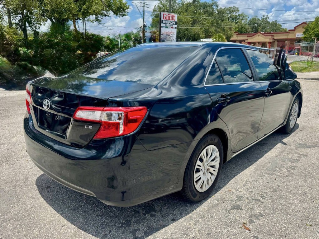 2013 Toyota Camry Image 4