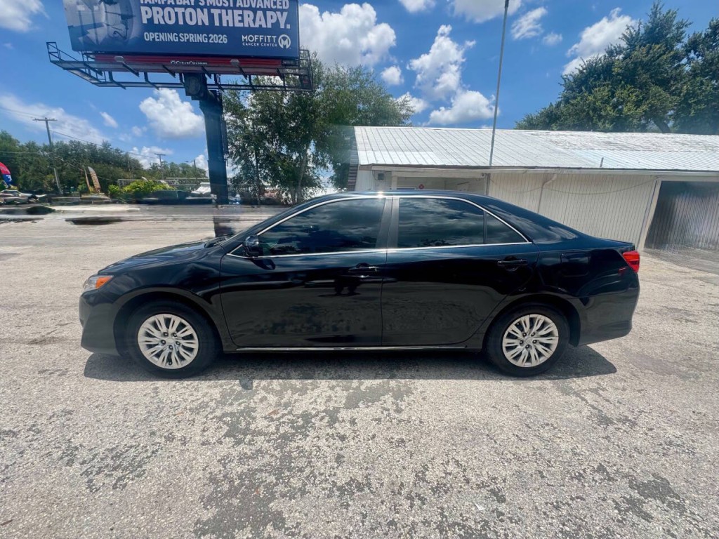 2013 Toyota Camry Image 6