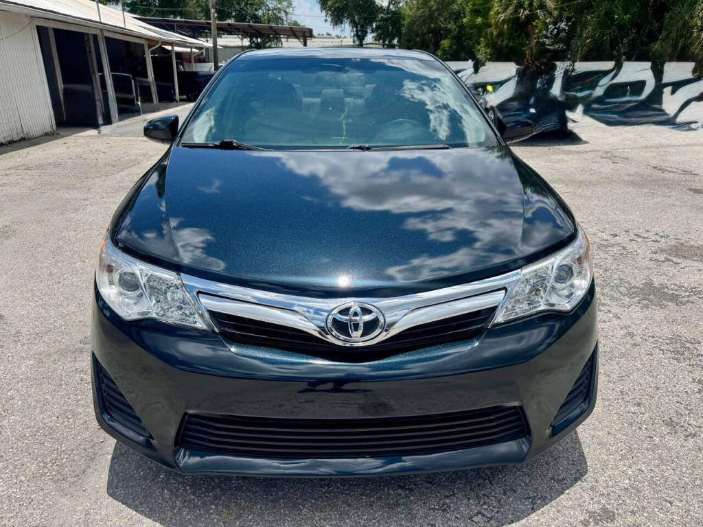 2013 Toyota Camry Image 8