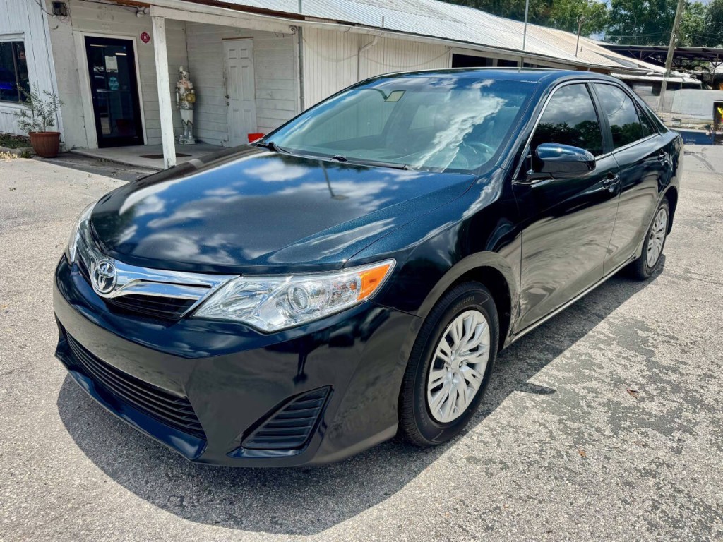 2013 Toyota Camry Image 11