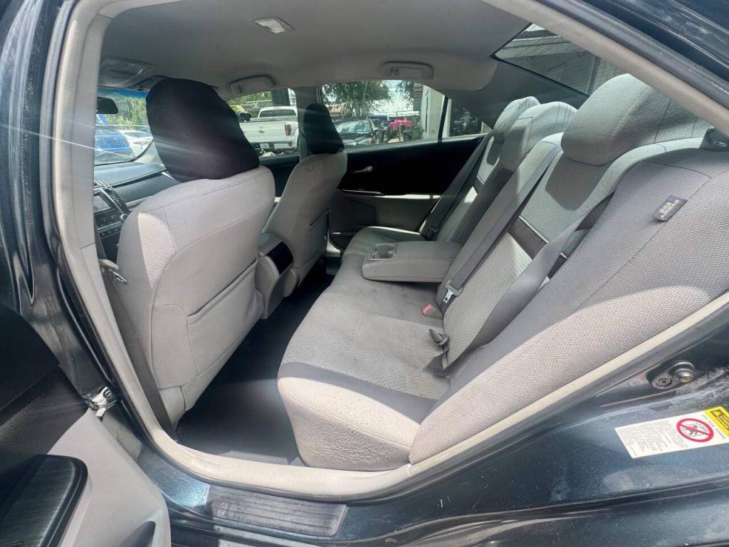2013 Toyota Camry Image 14