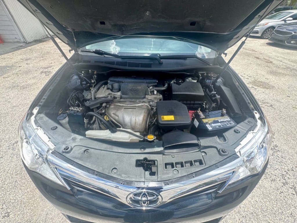 2013 Toyota Camry Image 17
