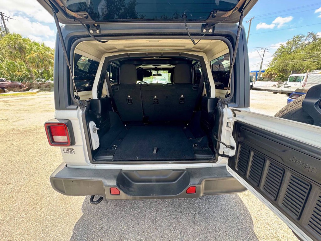 2019 Jeep Wrangler Unlimited Image 12