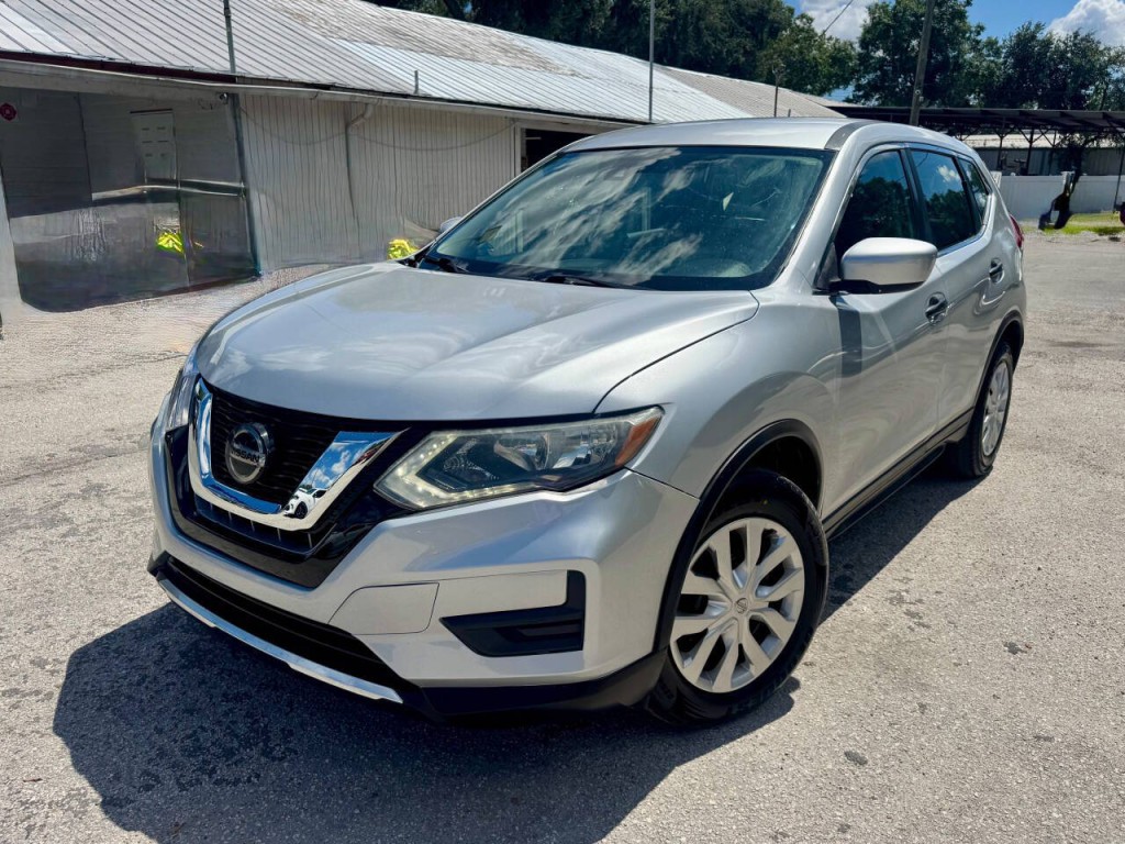2020 Nissan Rogue Image 2