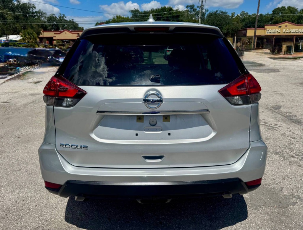 2020 Nissan Rogue Image 8