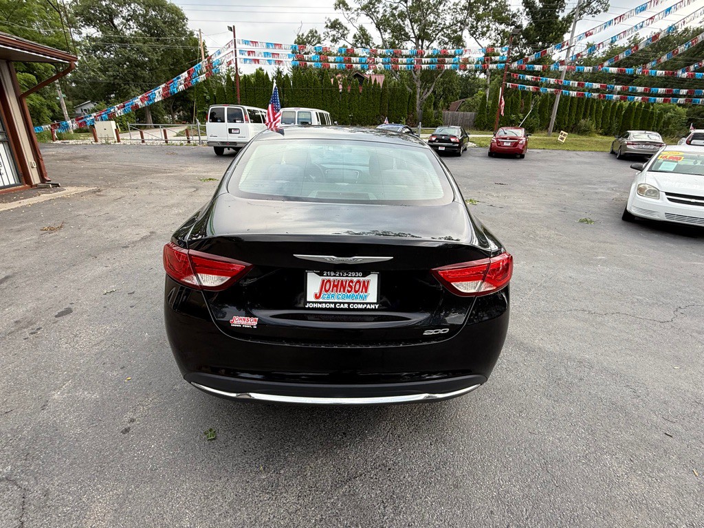 2016 Chrysler 200 Image 6