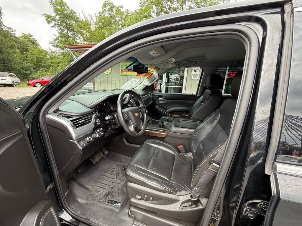 2016 Chevrolet Suburban Image 7