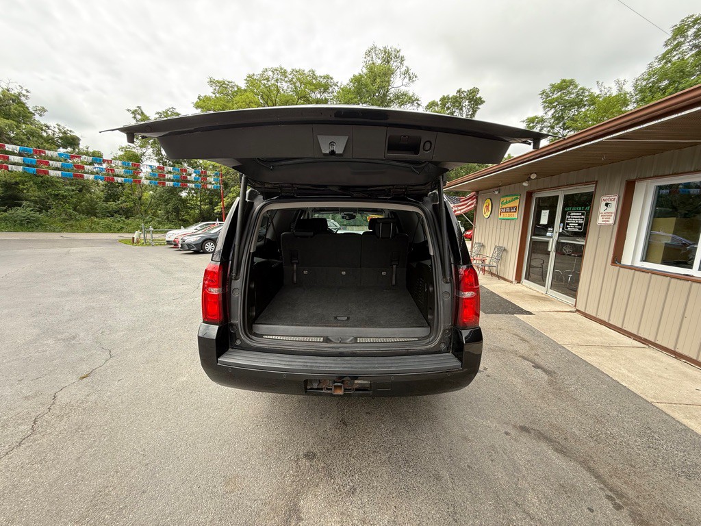 2016 Chevrolet Suburban Image 9