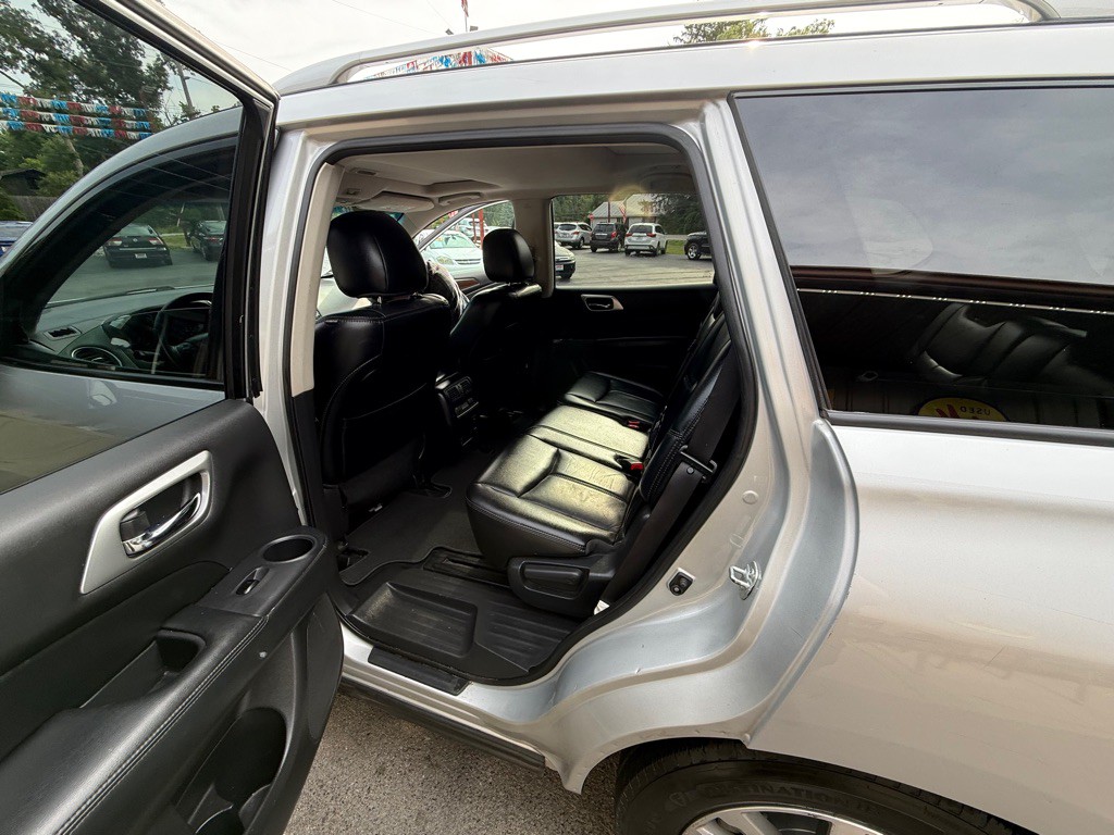2015 Nissan Pathfinder Image 8