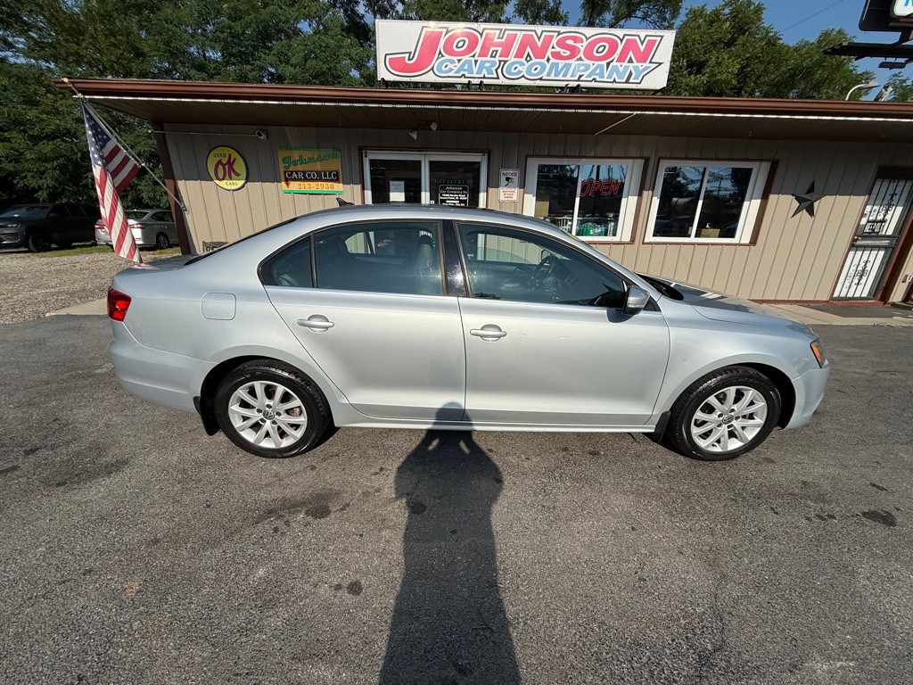 2013 Volkswagen Jetta Image 2