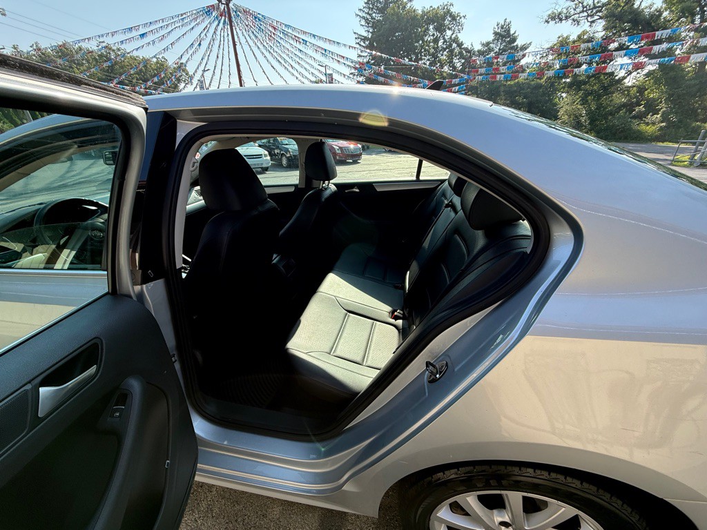 2013 Volkswagen Jetta Image 8