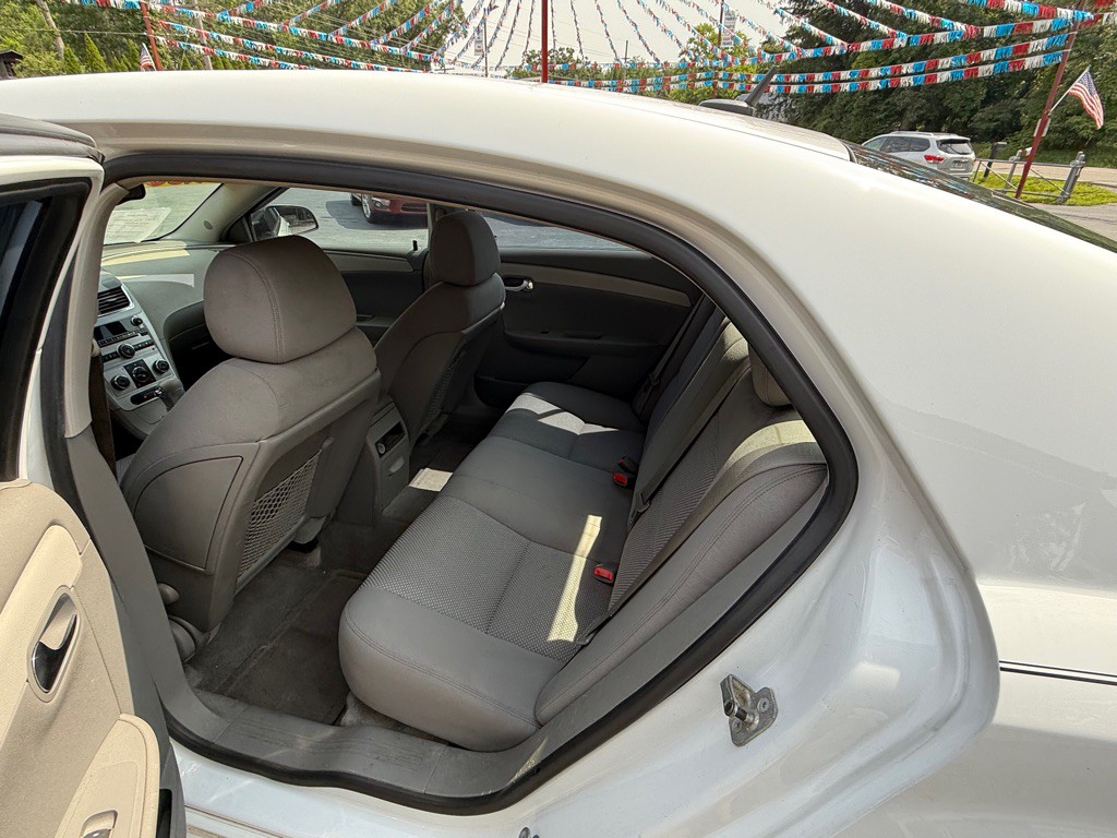 2009 Chevrolet Malibu Image 8