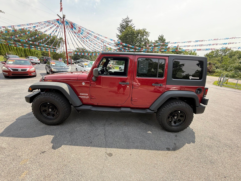 2011 Jeep Wrangler Unlimited Image 5