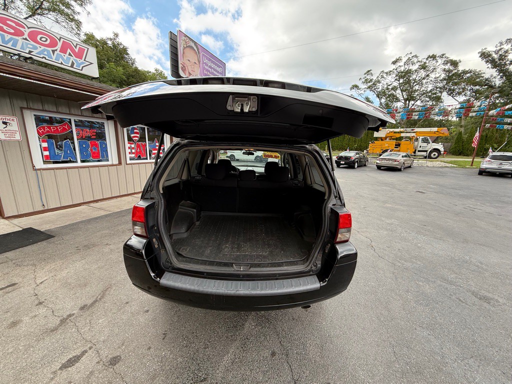 2011 Mitsubishi Endeavor Image 9