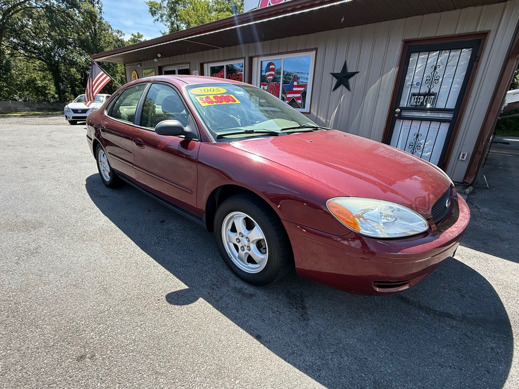 2005 Ford Taurus Image 1
