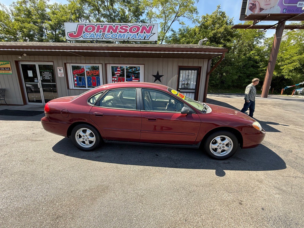 2005 Ford Taurus Image 2