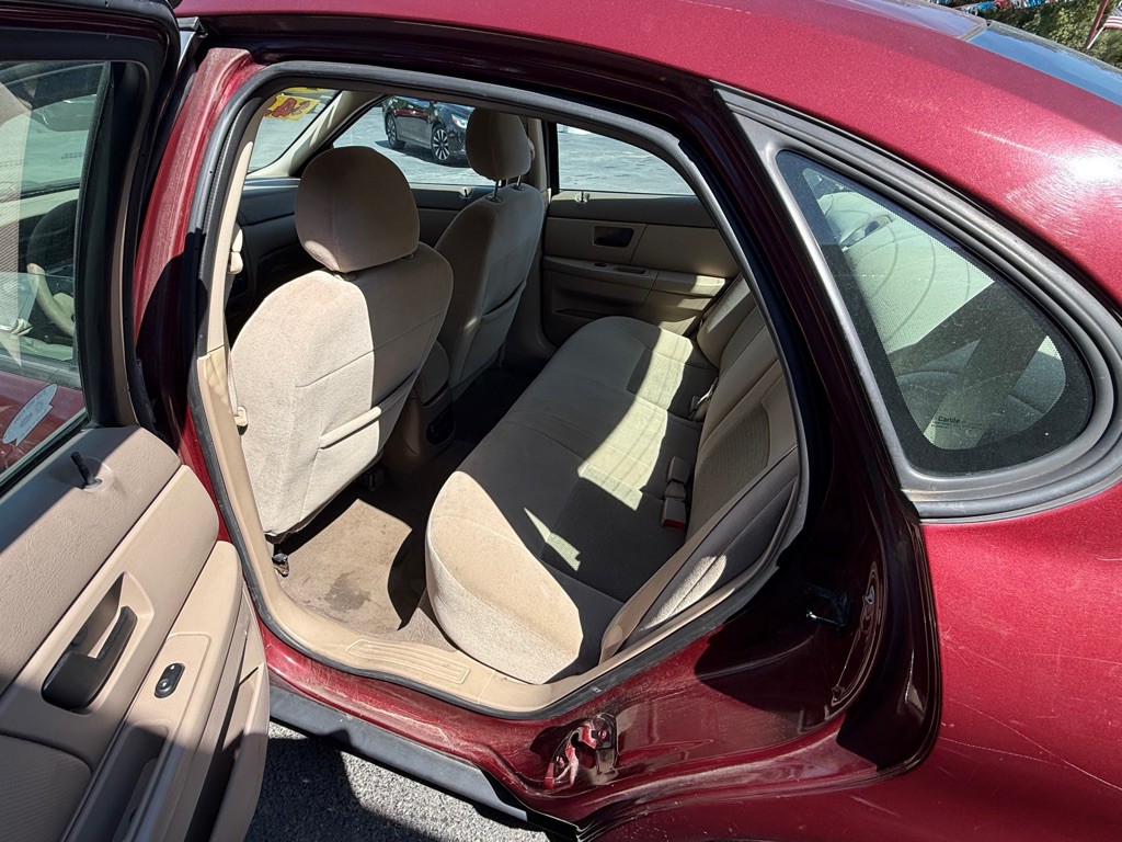 2005 Ford Taurus Image 8