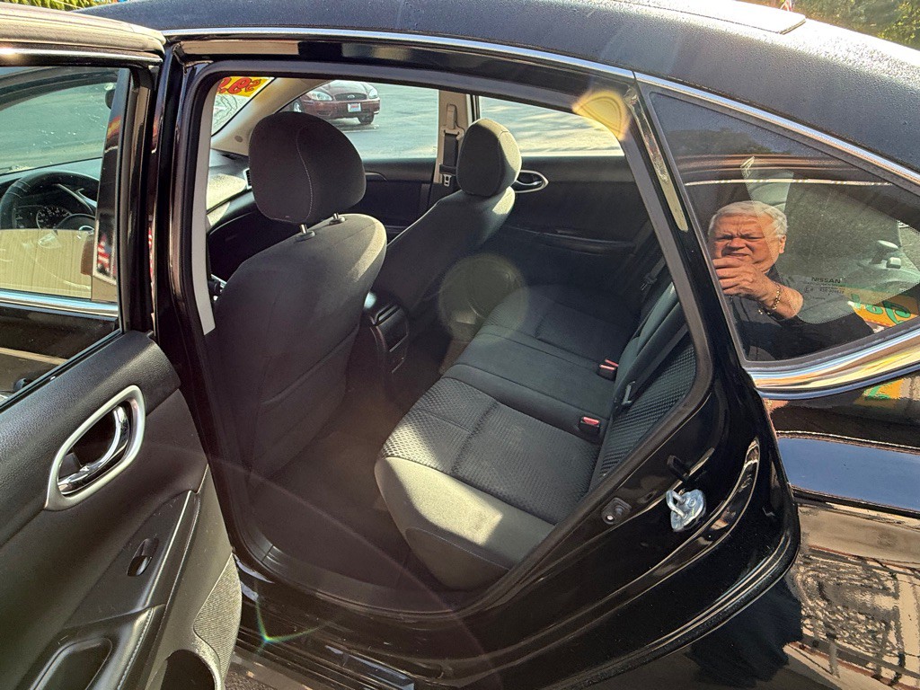 2017 Nissan Sentra Image 8