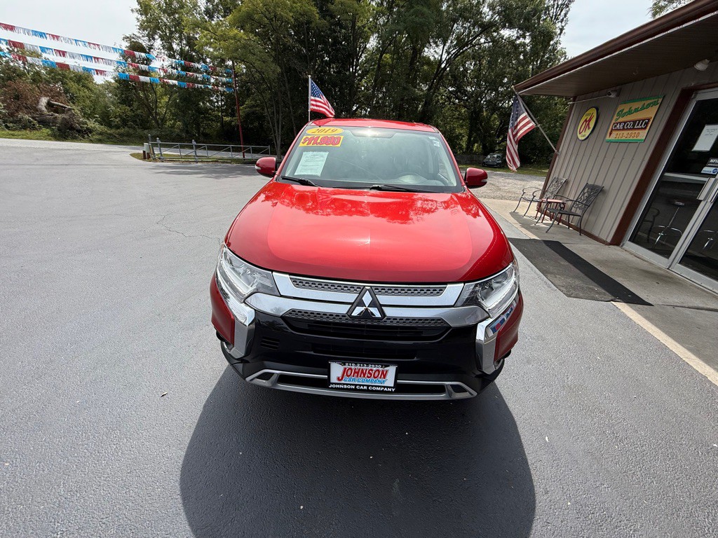 2019 Mitsubishi Outlander Image 3