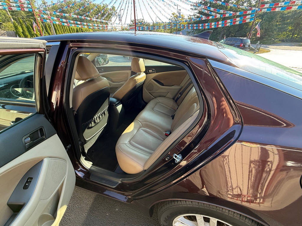 2011 Kia Optima Image 8