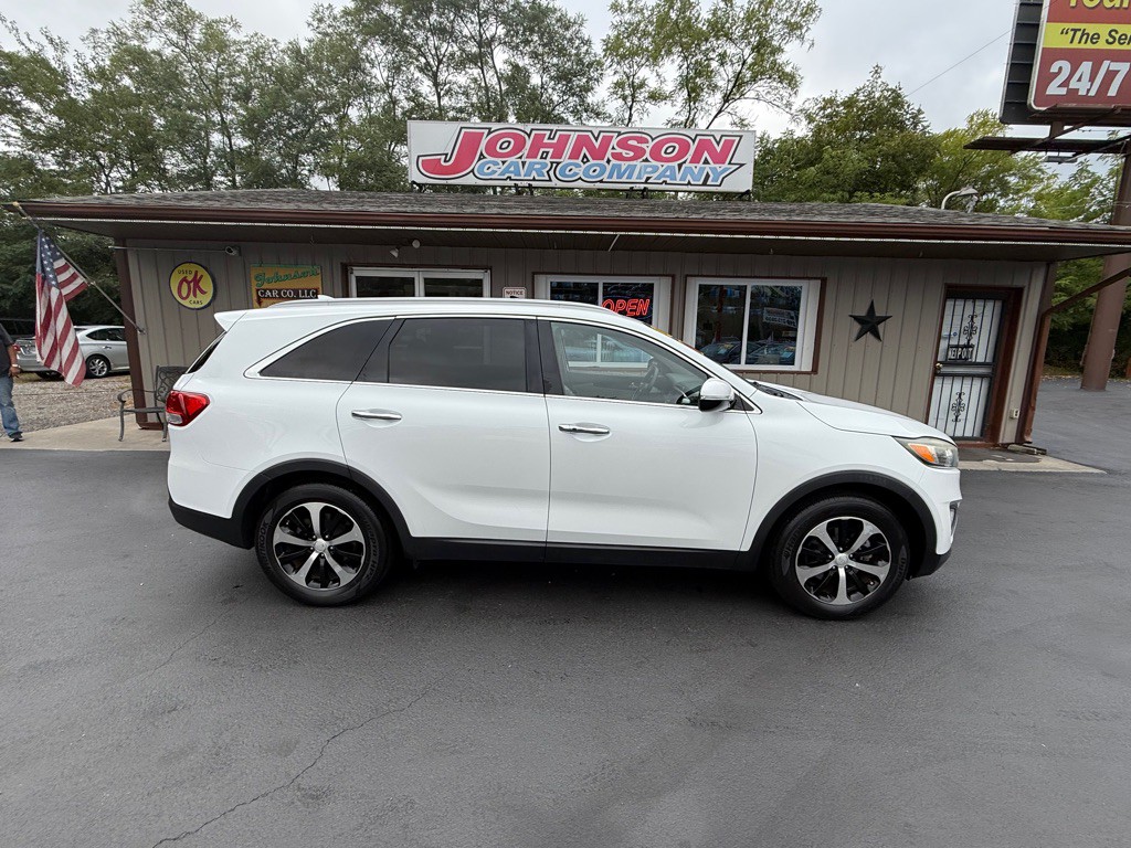 2017 Kia Sorento Image 2