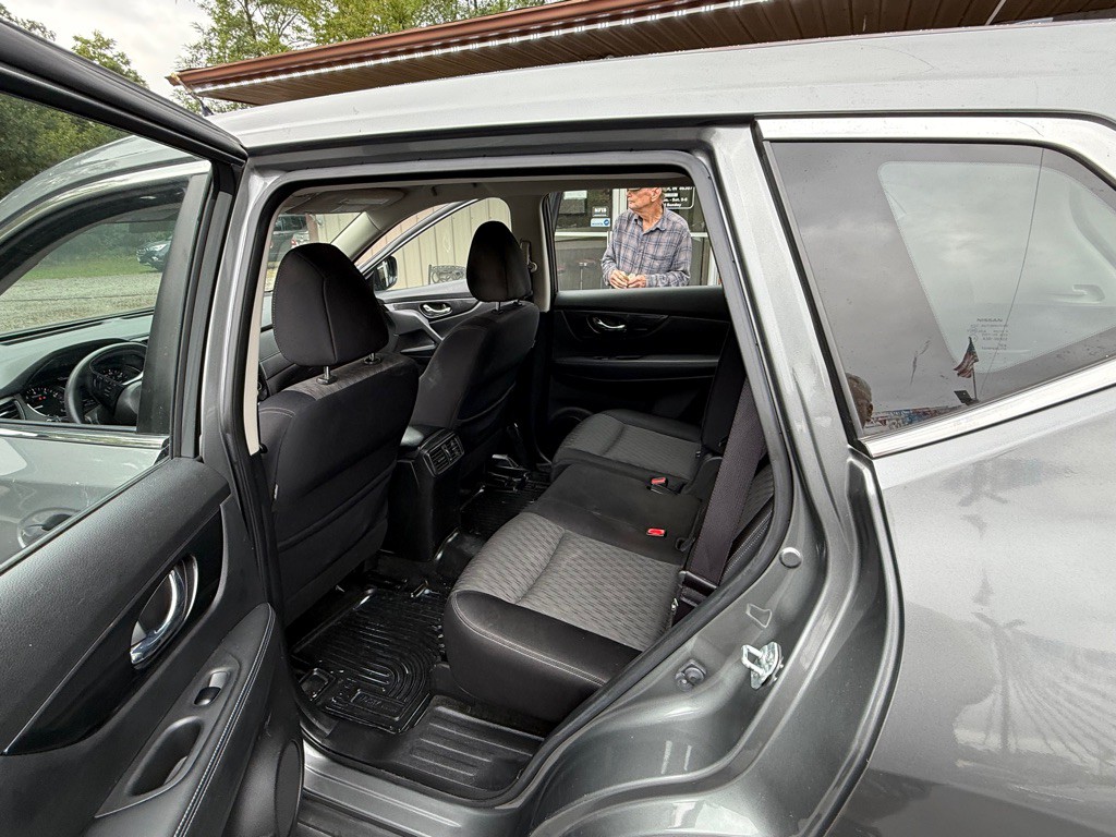 2017 Nissan Rogue Image 8