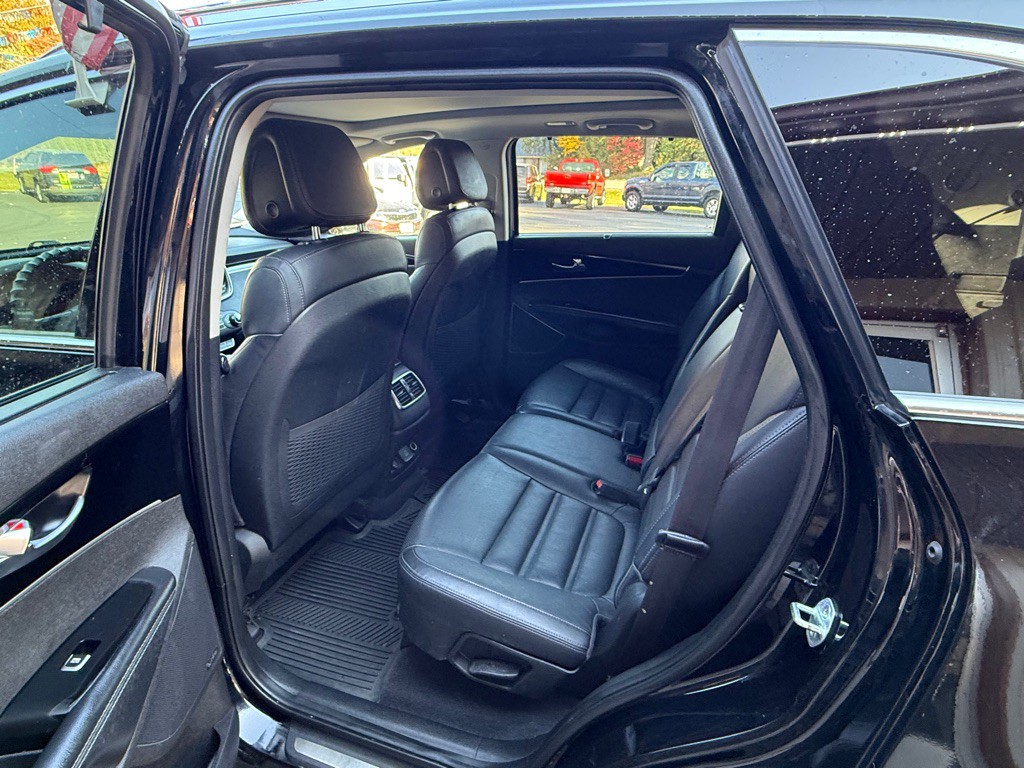 2016 Kia Sorento Image 8