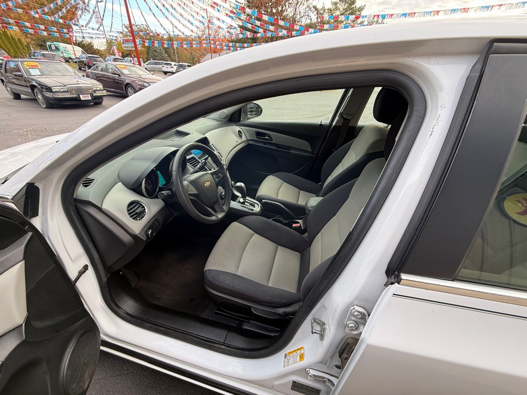 2012 Chevrolet Cruze Image 7