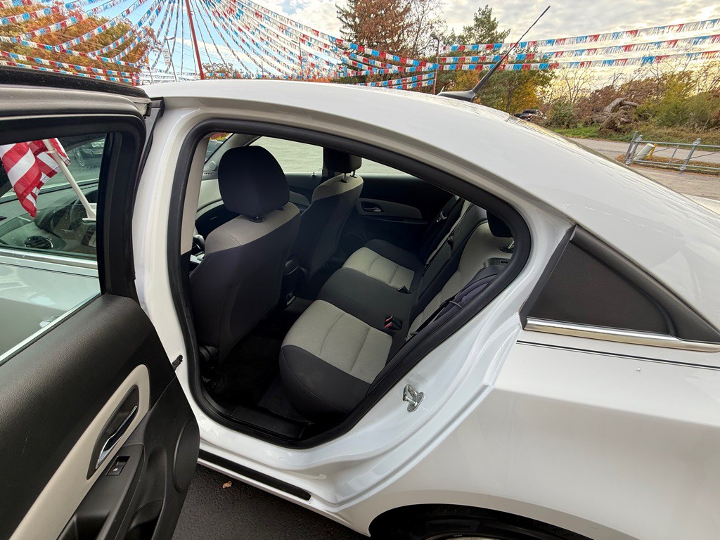 2012 Chevrolet Cruze Image 8