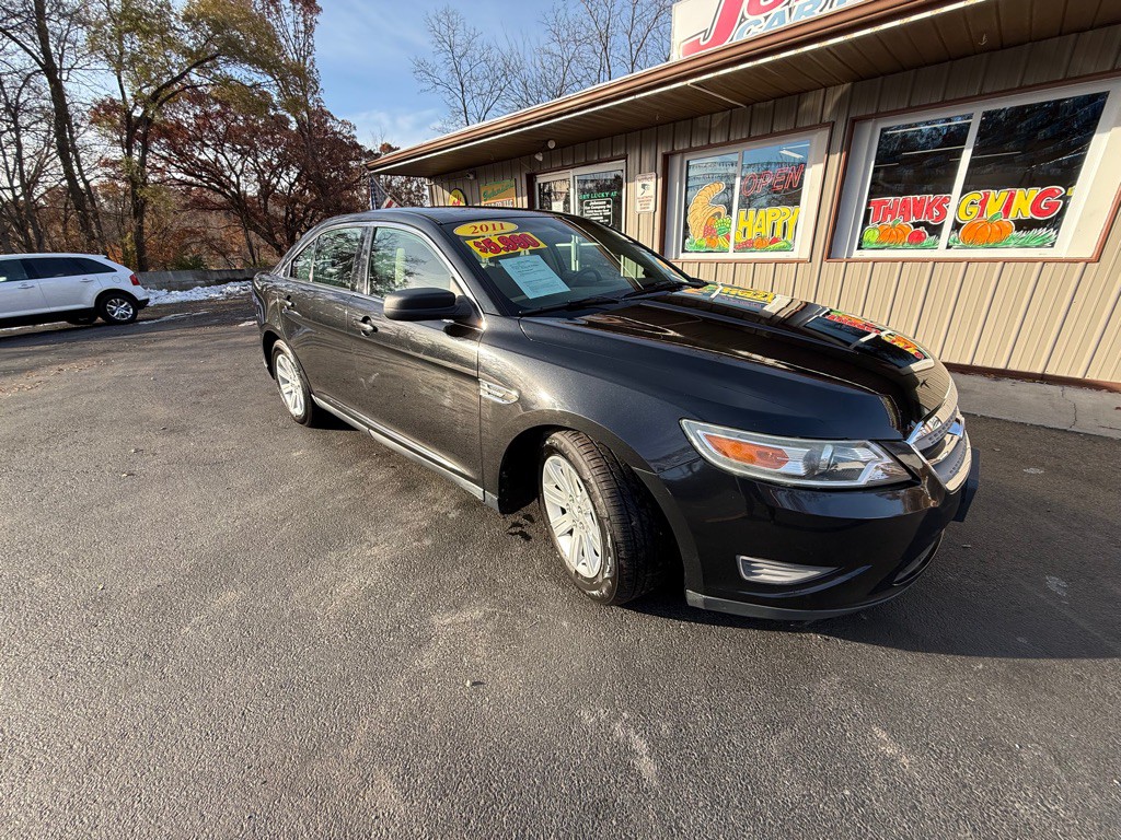 2011 Ford Taurus Image 1